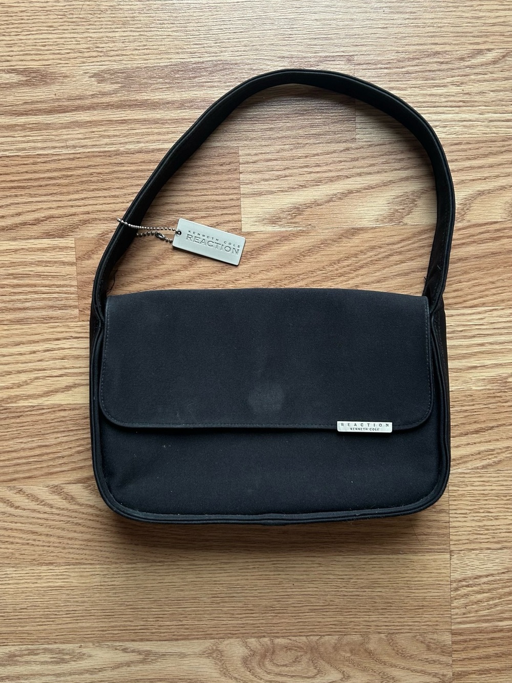 Kenneth Cole Reaction Classic Small Black Shoulder Bag Mag Snaps Y2K